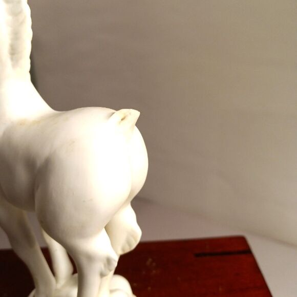 Designer Freeman for GG George Fine Bone China Unicorn. - Picture 5 of 5